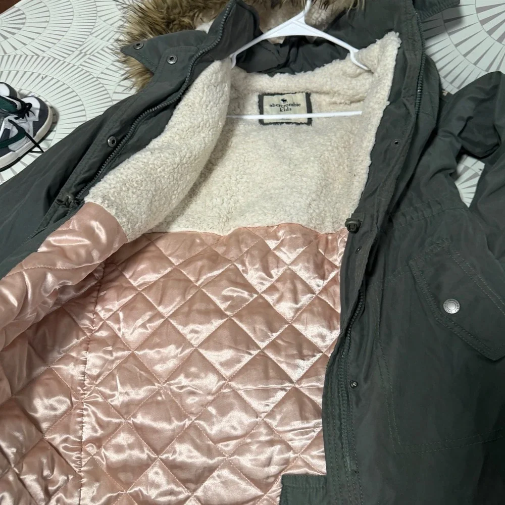 Abercrombie Parka Jacket Kids XL 13/14 Olive Green Sherpa Faux Fur Hood